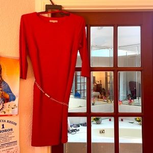 Long sleeve red dress with pearl belt
